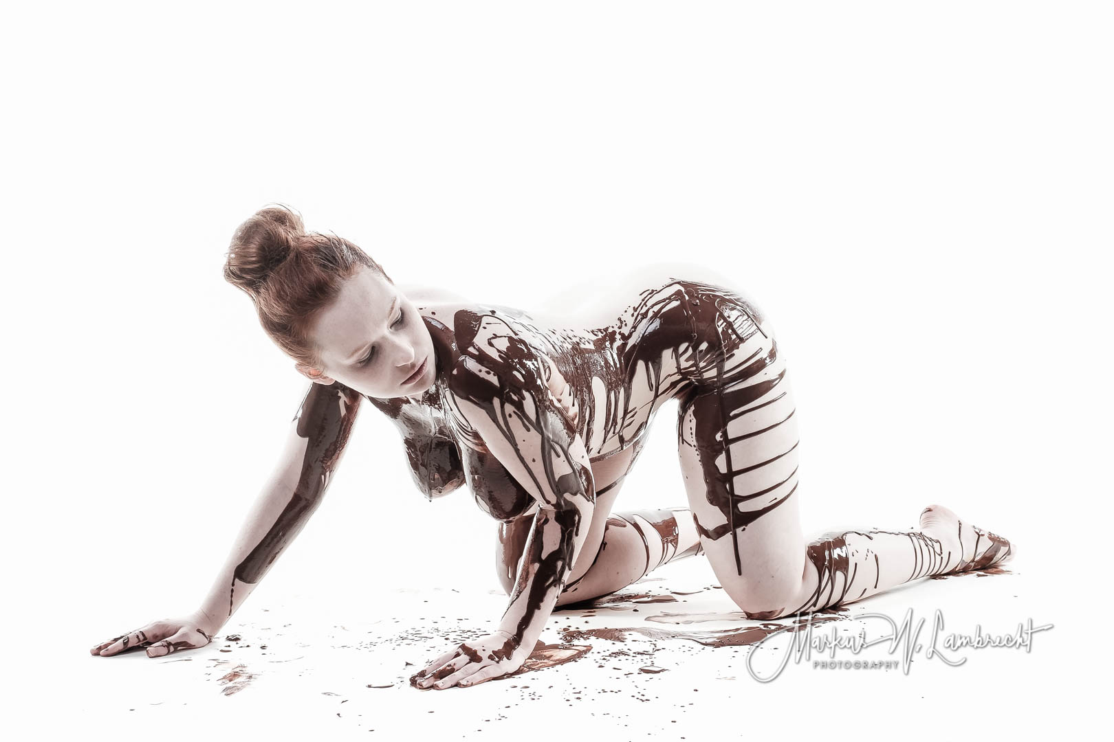 Curvy Nude with liquid chocolate